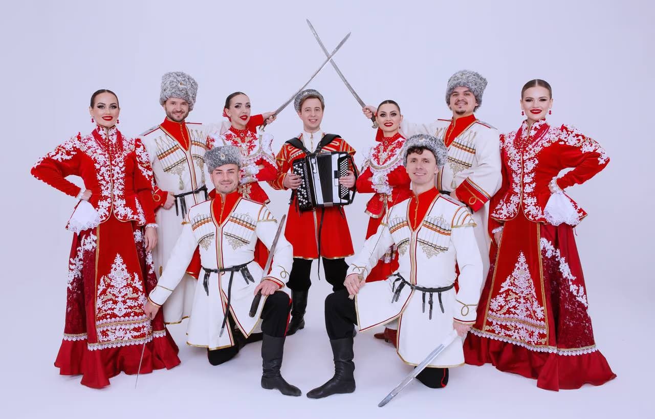 Вариант костюмов «Казачий стиль»
